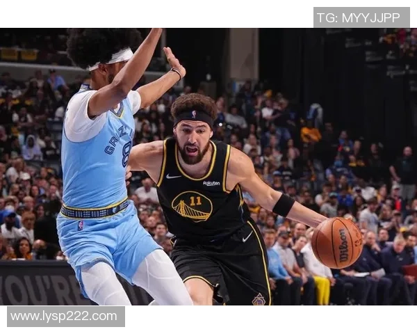 2015年NBA季后赛灰熊与勇士激战回顾与精彩瞬间分析